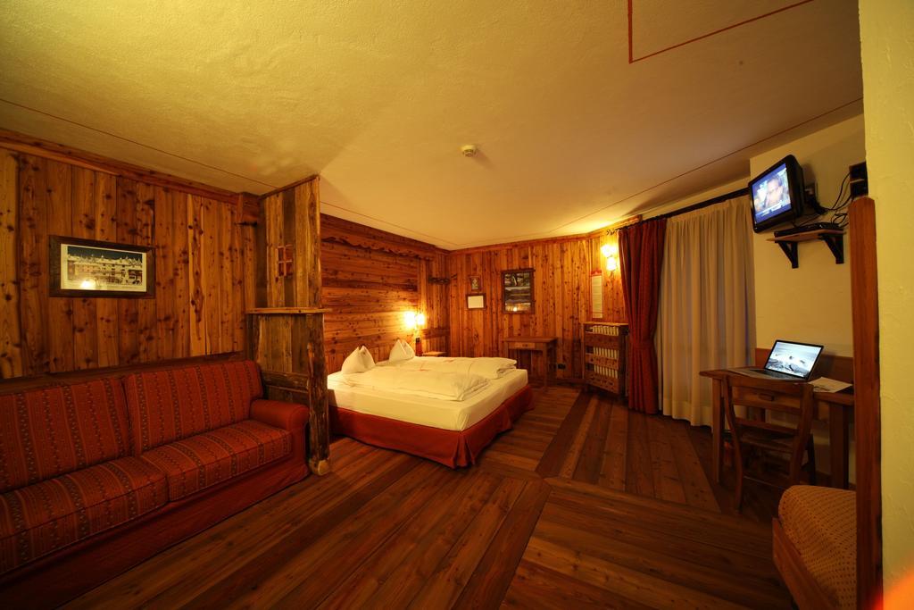 La Torretta Hotel Challand-Saint-Anselme Exterior photo